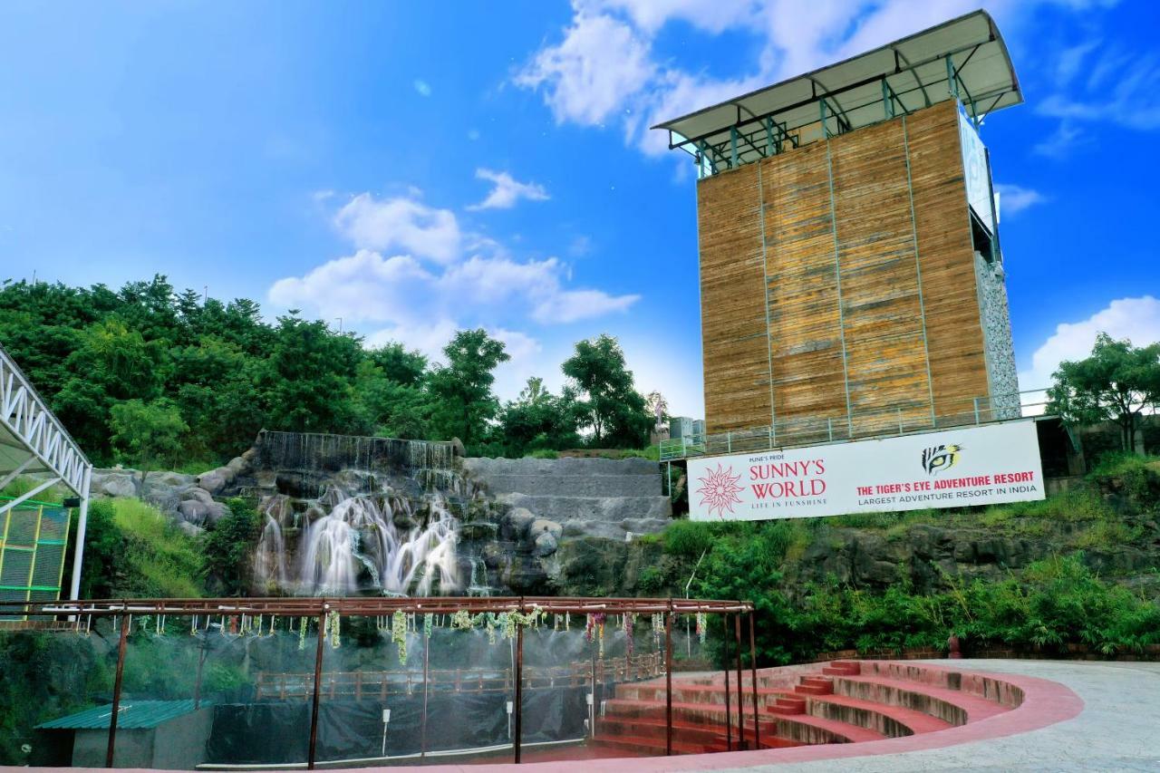 Sunnys World Hotel Pune Bagian luar foto