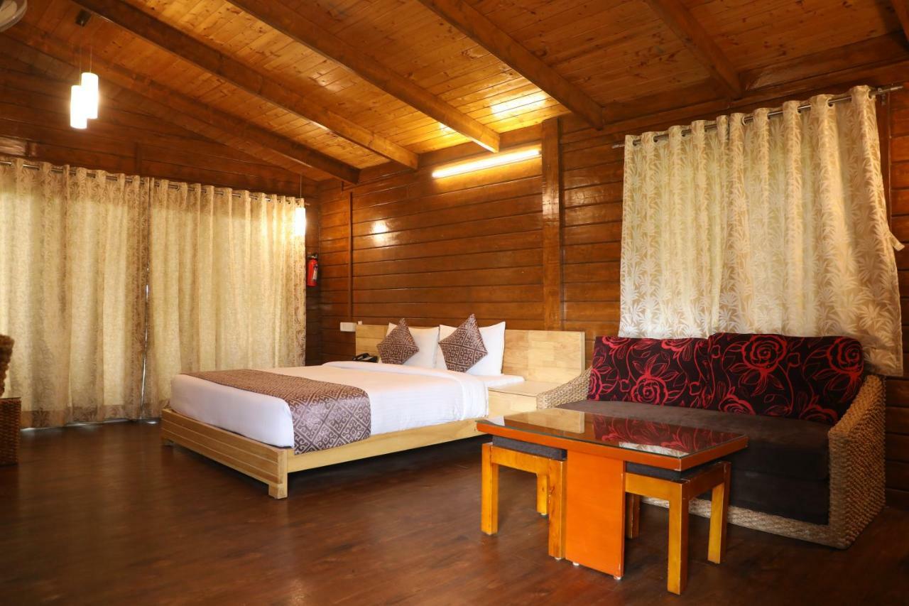Sunnys World Hotel Pune Bagian luar foto