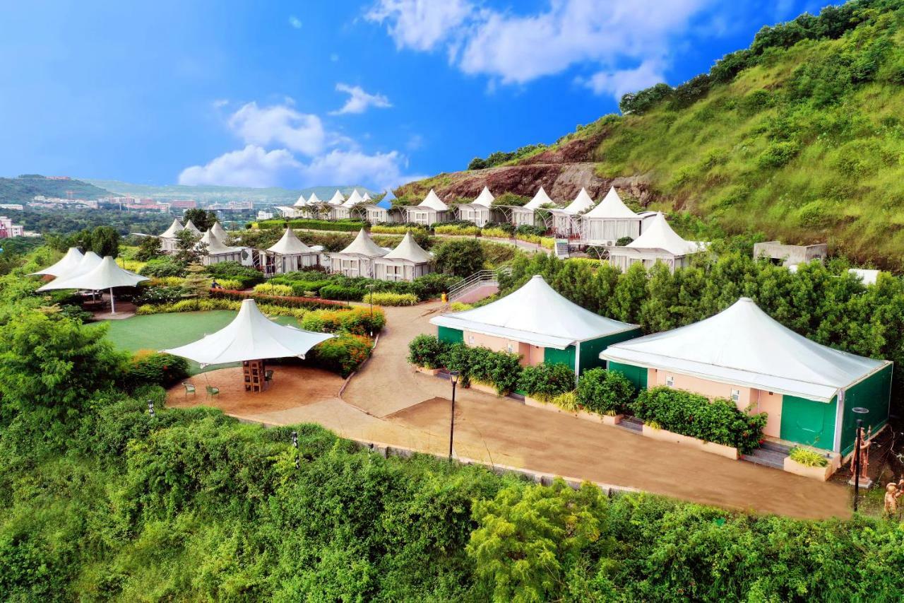 Sunnys World Hotel Pune Bagian luar foto
