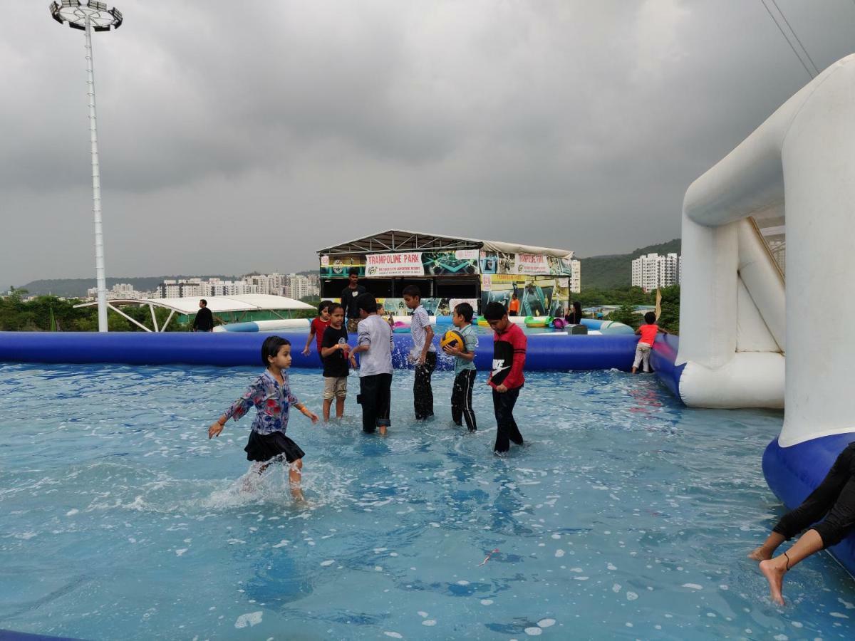 Sunnys World Hotel Pune Bagian luar foto